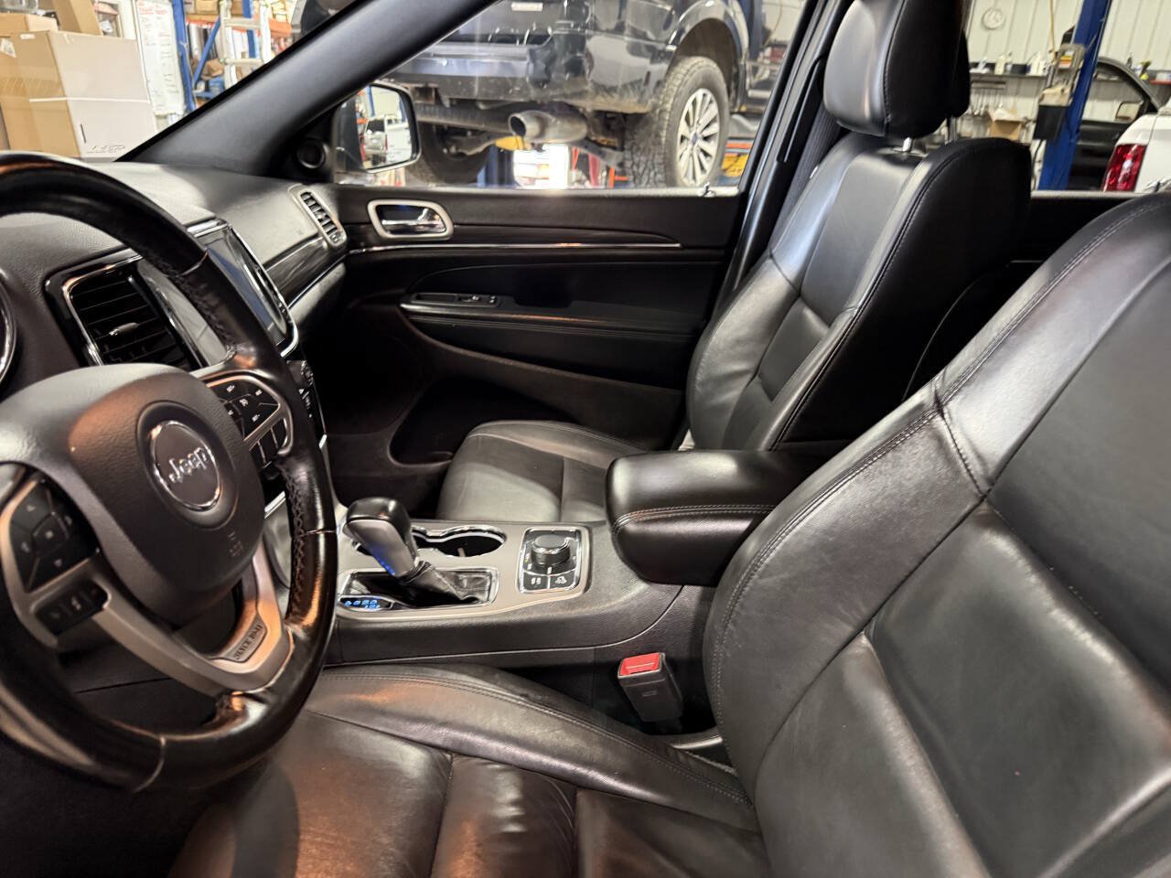 Used 2020 Jeep Grand Cherokee Limited AWD/4WD image 43