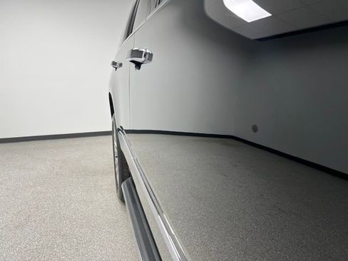 Used 2017 GMC Yukon Denali w/ Open Road Package image 11