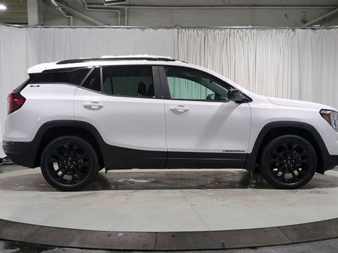 Used 2022 GMC Terrain SLE w/ Driver Convenience Package image 11