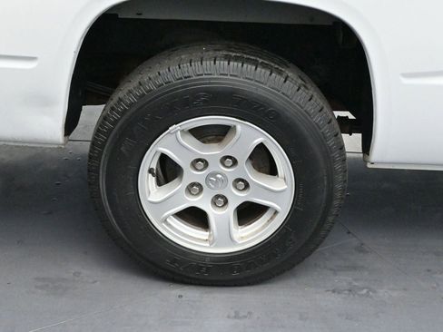 Used 2006 Dodge Dakota SLT image 25