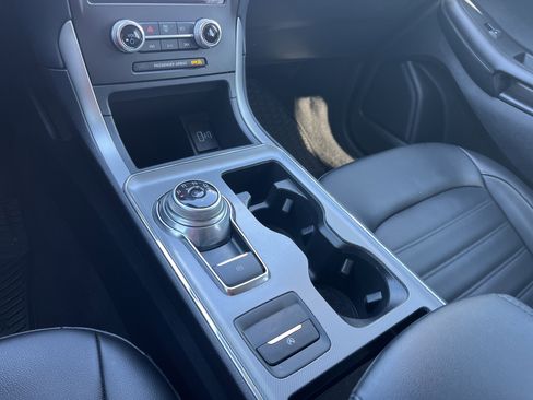 Used 2021 Ford Edge SEL w/ Convenience Package image 12