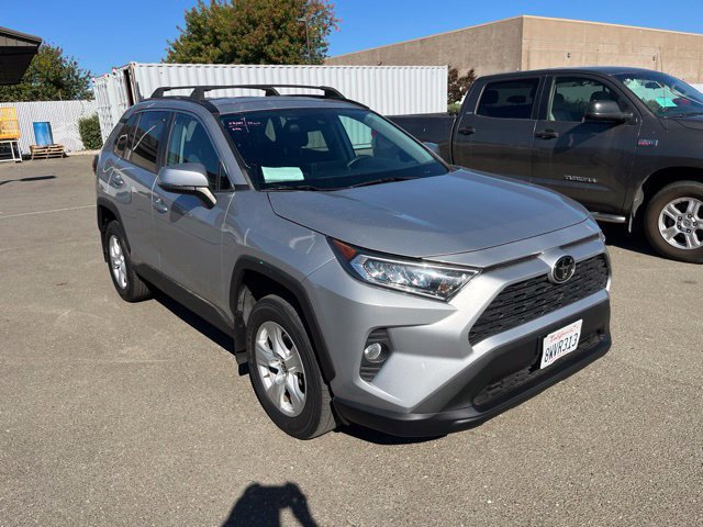 Used 2021 Toyota RAV4 XLE AWD/4WD image 1