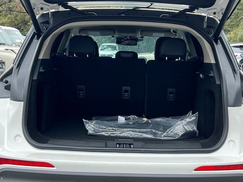 New 2026 Lincoln Corsair Premiere image 13