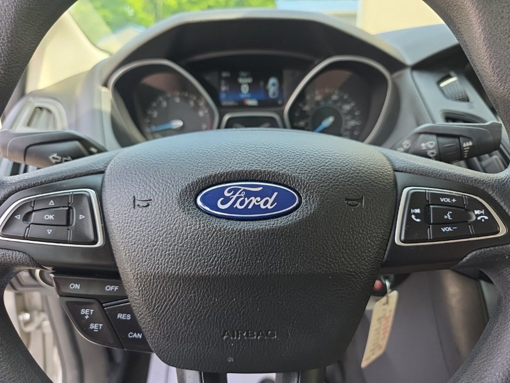 Used 2016 Ford Focus SE FWD image 17