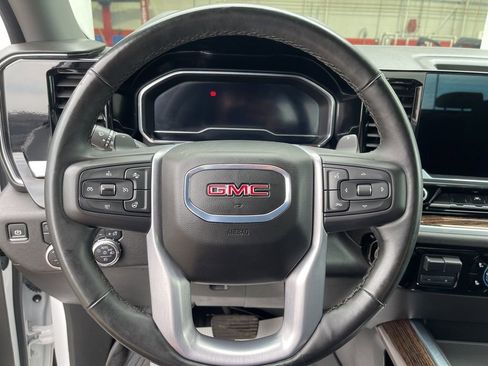 Used 2025 GMC Sierra 1500 Elevation image 13