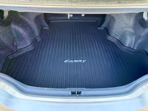 Used 2017 Toyota Camry XLE w/ Moonroof Package FWD image 23