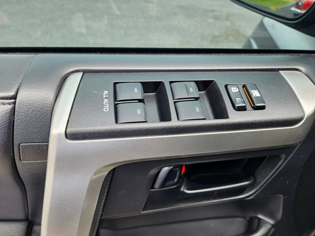 Used 2012 Toyota 4Runner Limited AWD/4WD image 18