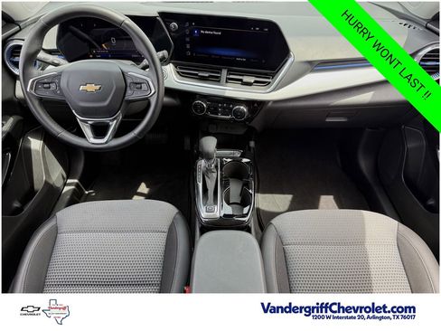 Certified 2025 Chevrolet Trax LT w/ LT Convenience Package FWD image 10