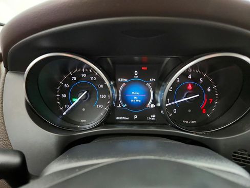 Used 2017 Jaguar F-PACE Prestige image 18