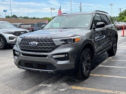 Used 2023 Ford Explorer XLT w/ Equipment Group 202A AWD/4WD image 9