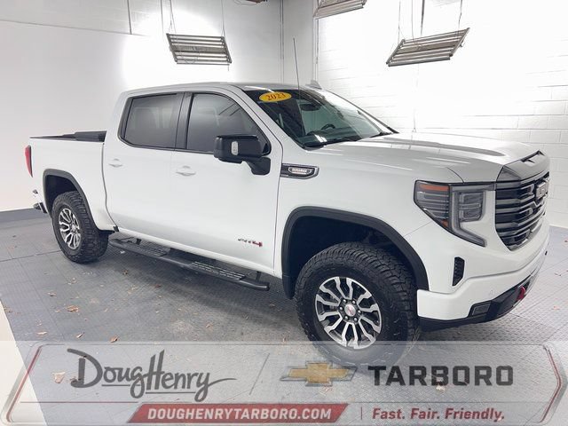 Used 2023 GMC Sierra 1500 AT4 w/ Technology Package AWD/4WD image 3