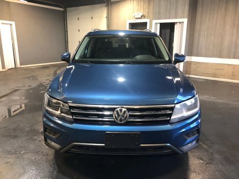 Used 2019 Volkswagen Tiguan SEL R-Line AWD/4WD image 2