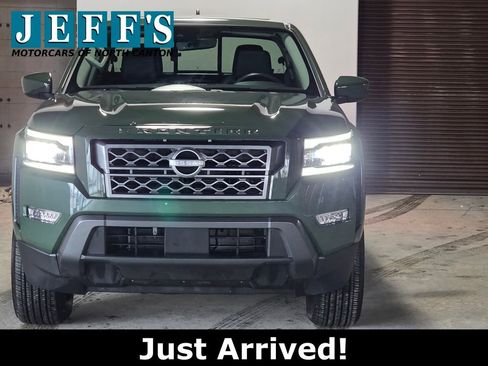 Used 2024 Nissan Frontier SL w/ Technology Package image 2