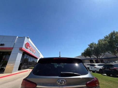 Used 2019 Hyundai Santa Fe SE FWD image 4