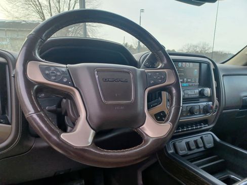 Used 2019 GMC Sierra 2500 Denali w/ Duramax Plus Package image 9