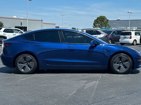 Used 2022 Tesla Model 3 Long Range AWD/4WD image 6