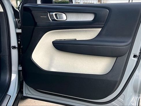 Certified 2026 Volvo XC40 B5 Ultra AWD/4WD image 25