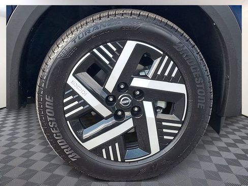 Used 2026 Nissan Kicks SV FWD image 7