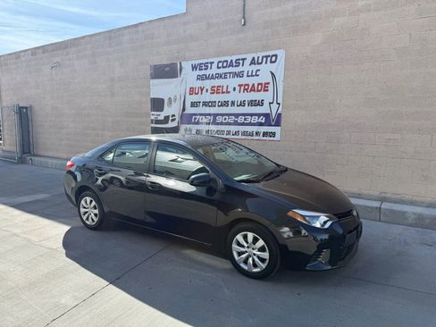 Used 2015 Toyota Corolla LE FWD image 2