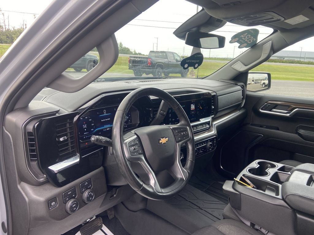 Certified 2024 Chevrolet Silverado 1500 LT AWD/4WD image 18