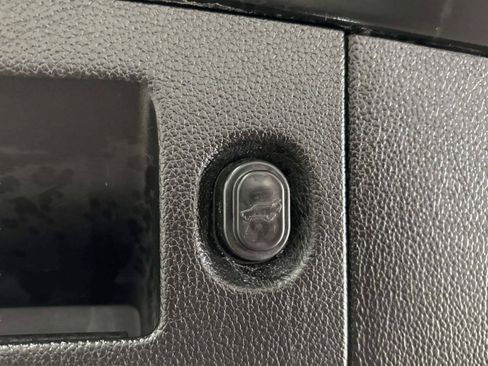 Used 2019 GMC Yukon XL Denali w/ Open Road Package AWD/4WD image 7