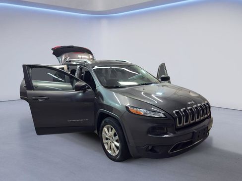 Used 2016 Jeep Cherokee Limited AWD/4WD image 10
