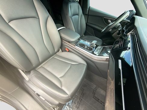 Used 2023 Audi Q8 Premium Plus image 14