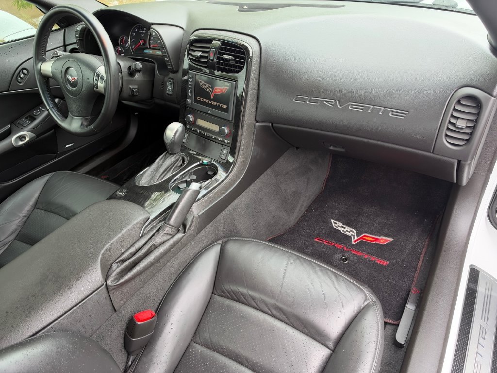 Used 2008 Chevrolet Corvette Convertible w/ Preferred Equipment Group RWD image 8