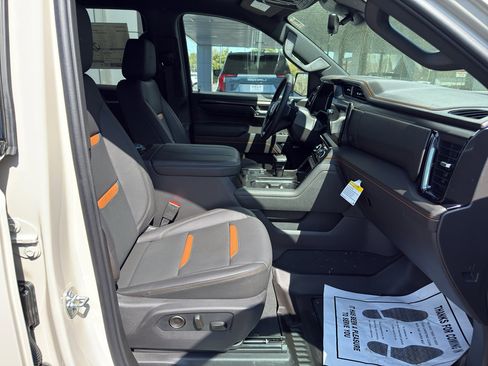 New 2026 GMC Sierra 1500 AT4 w/ AT4 Premium Package image 17