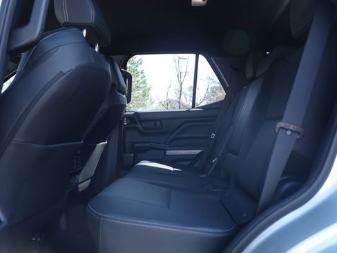 Used 2025 Toyota 4Runner TRD Off-Road Premium image 11