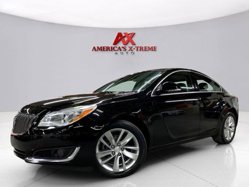 Used 2017 Buick Regal image 2