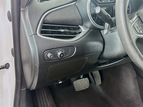 Used 2023 Chevrolet Malibu LT FWD image 16