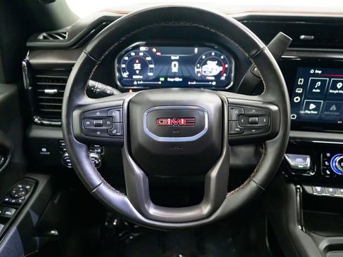 Used 2025 GMC Sierra 2500 AT4 w/ Technology Package AWD/4WD image 15