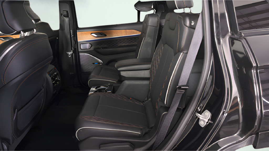 Used 2023 Jeep Grand Cherokee L Summit AWD/4WD image 12