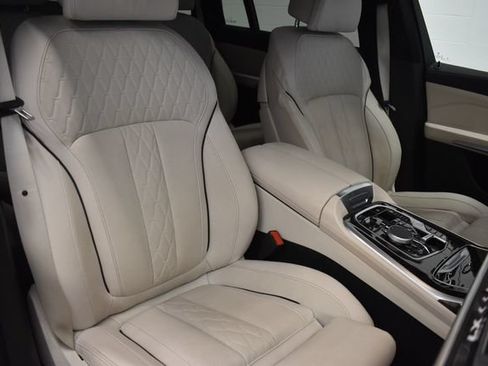 Used 2024 BMW X7 xDrive40i w/ M Sport Package AWD/4WD image 6