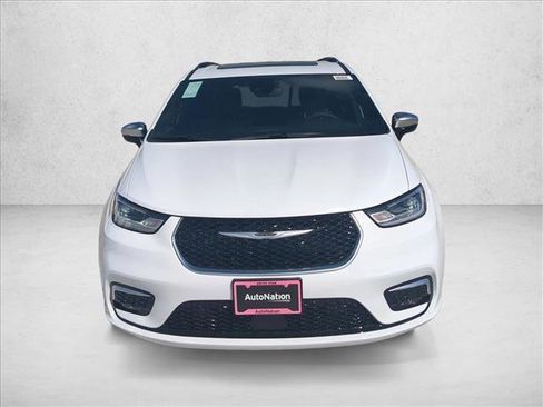 New 2026 Chrysler Pacifica Pinnacle image 6