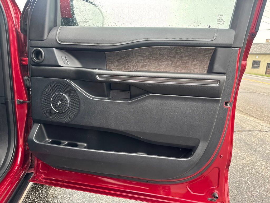 Used 2019 Ford Expedition Limited AWD/4WD image 26