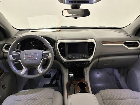 Used 2018 GMC Acadia SLE image 20
