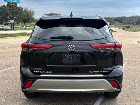 Used 2021 Toyota Highlander Platinum image 5