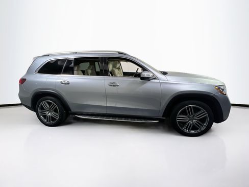 Used 2024 Mercedes-Benz GLS 450 4MATIC image 4