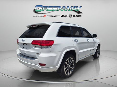 Used 2017 Jeep Grand Cherokee Overland RWD image 3