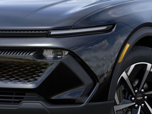 New 2026 Chevrolet Equinox EV LT image 12