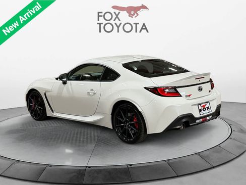 Used 2025 Toyota GR86 Premium w/ Performance Package RWD image 4