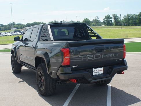 Used 2025 Toyota Tacoma TRD Pro AWD/4WD image 17