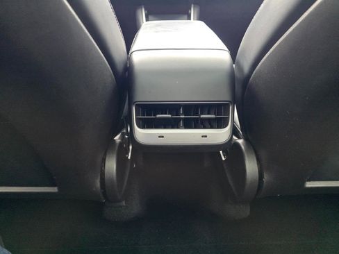 Used 2020 Tesla Model Y Long Range image 21