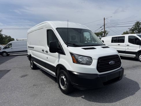 Used 2019 Ford Transit 250 148 Medium Roof RWD image 4