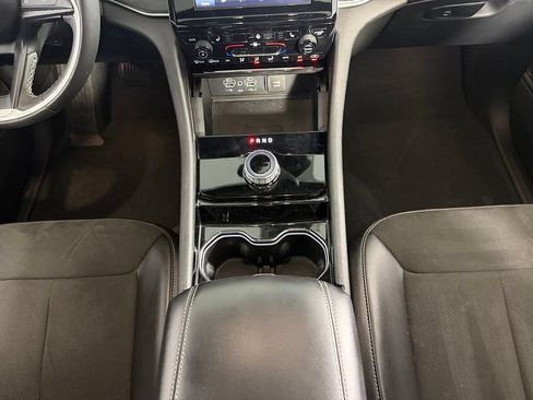 Certified 2023 Jeep Grand Cherokee L Laredo AWD/4WD image 16