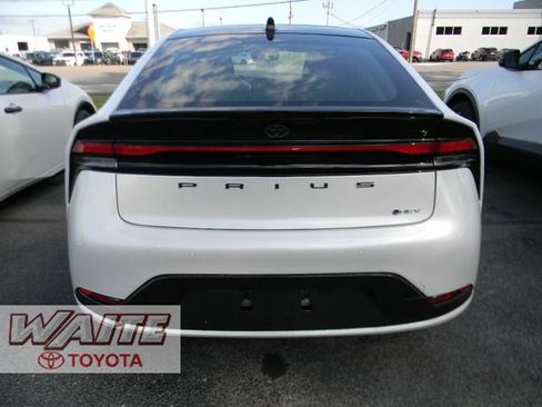 New 2026 Toyota Prius XLE FWD image 3