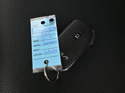 Used 2025 Kia Sportage EX image 26