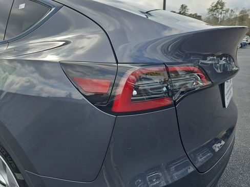 Used 2023 Tesla Model Y Long Range image 31